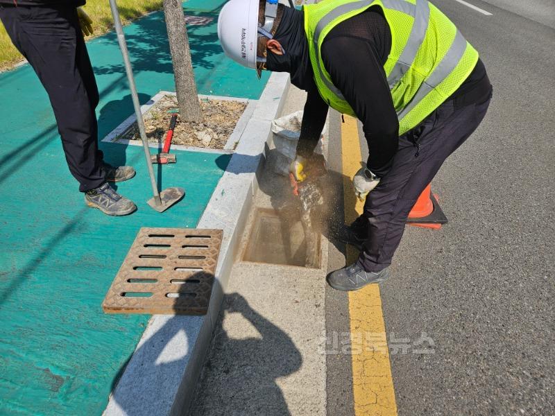 [도로철도과]빗물받이 전수 점검5.jpg