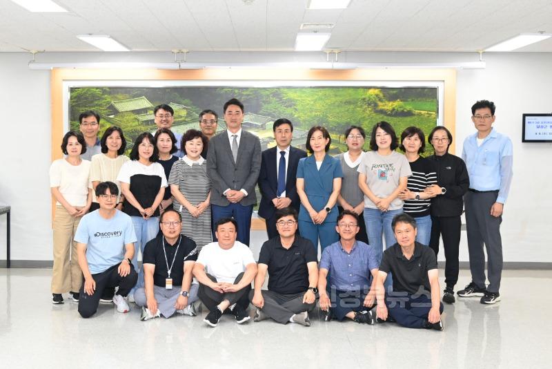 2025년 08월 07일_제8기 5급 승진리더과정 교육생 달성군 고향사랑기부 사진 1(달성군수 최재훈, 부군수 정은주, 유가읍장 김성진 등 포함).JPG