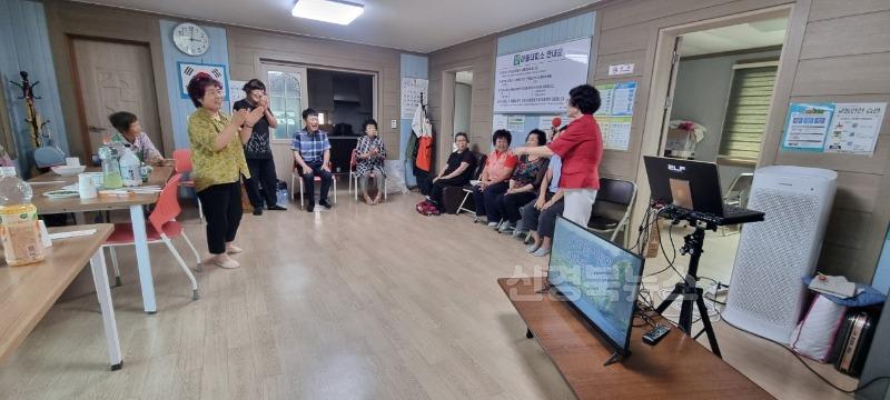 봉산면, ‘찾아가는 가요교실’ 개최-봉산면(사진1).jpg
