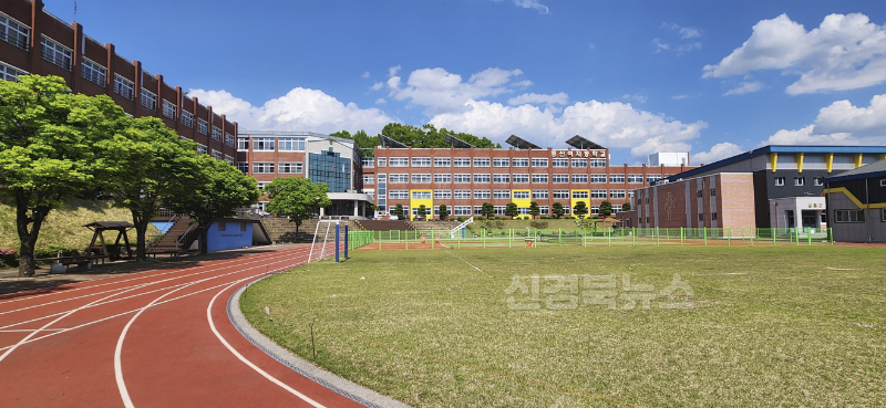 (추가)1.경북교육청, 영주 동산여자중학교 경북 중등 최초, IB 후보학교 승인!(초·중 연계 경북형 IB 교육 프로그램 본격화)(동산여자중학교 전경사진)_01.png