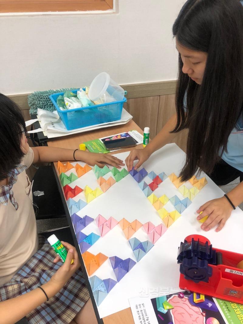 (추가)1.경북교육청, 영주 동산여자중학교 경북 중등 최초, IB 후보학교 승인!(초·중 연계 경북형 IB 교육 프로그램 본격화)(동산여자중학교 학생들 활동 모습)_04.jpg