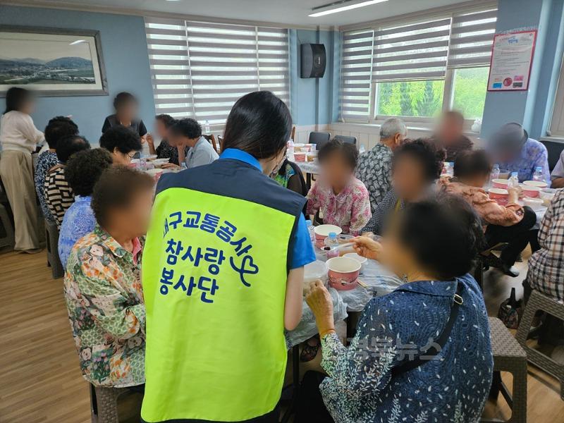 [붙임]삼계탕 나눔행사 사진 2.jpg