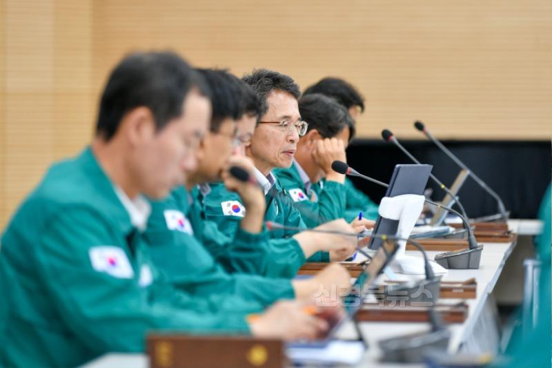 영주-3-2 준비상황보고회에서 유정근 영주시장 권한대행이 발언하고 있다.jpg