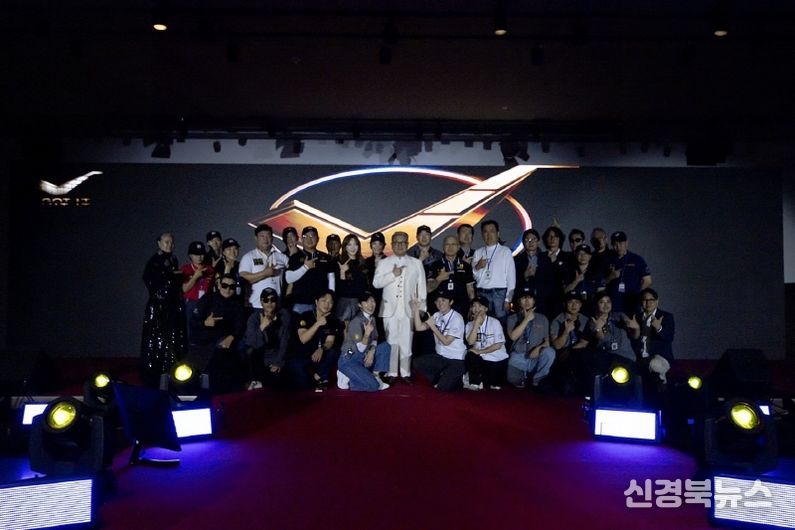 앤디박 의장과 주최인 그랜디엔터테인먼트외 전 스텝진 사진촬영