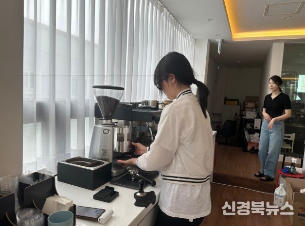 학교 밖 청소년 2명, 바리스타 취업 성공