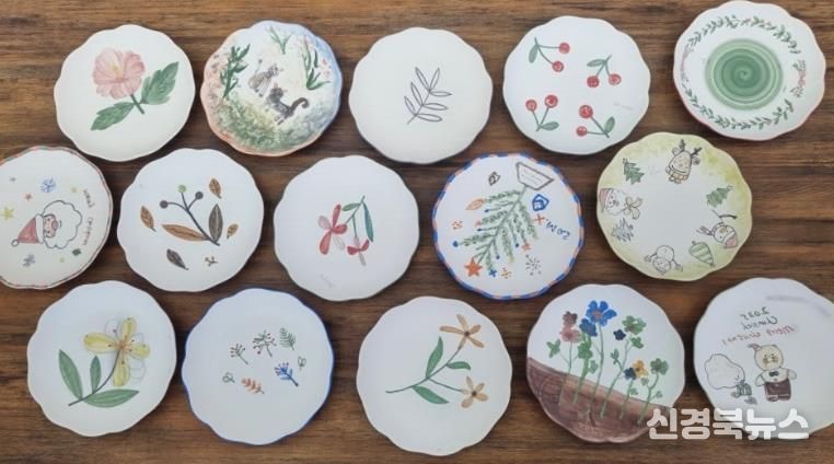 2025년 하반기 사회적 관계망 형성 프로그램 운영사진(핸드페인팅체험)