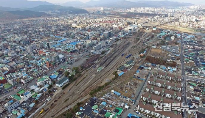 도시재생 후보지로 선정된 옛 경주역 부지 전경. 철도 이전 이후 장기간 활용되지 못했던 폐역 부지가 국가 주도 도시재생 시범지구로 탈바꿈할 수 있을지 주목된다.