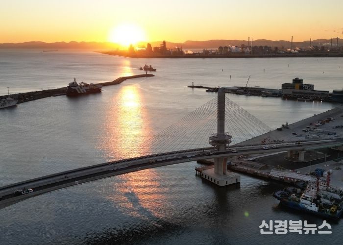 해오름대교 일출 사진.