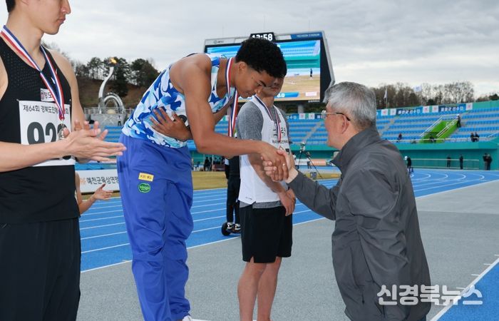 예천 육상, 첫날부터 메달 다수 획득, 우승 한발 다가서~